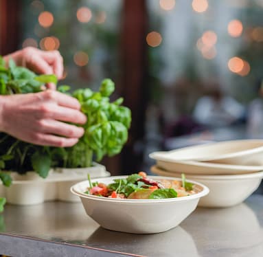 Muotoonpuristetut kuitupakkaukset